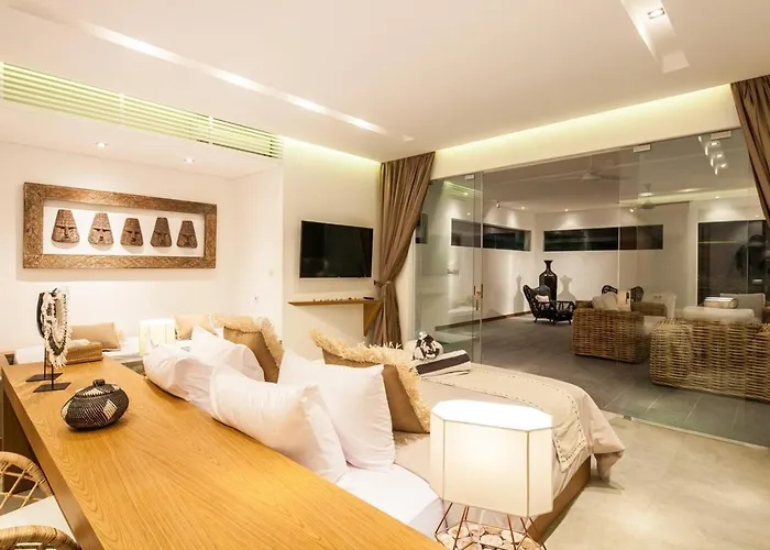 New Brawah 5 Bedroom 200m To Finns Club فيلة تْشانغو
