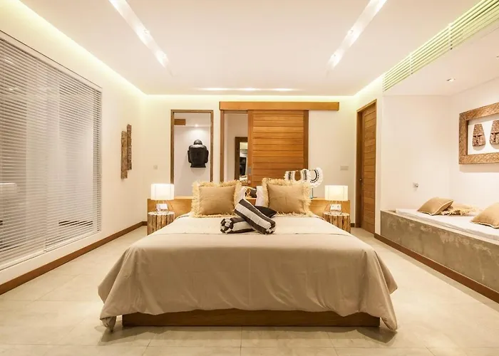 New Brawah 5 Bedroom 200m To Finns Club チャングー