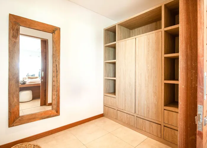 New Brawah 5 Bedroom 200m To Finns Club チャングー