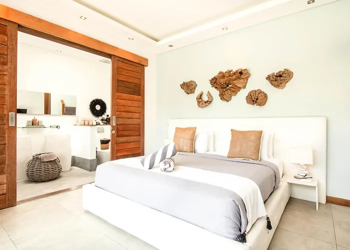 New Brawah 5 Bedroom 200m To Finns Club *