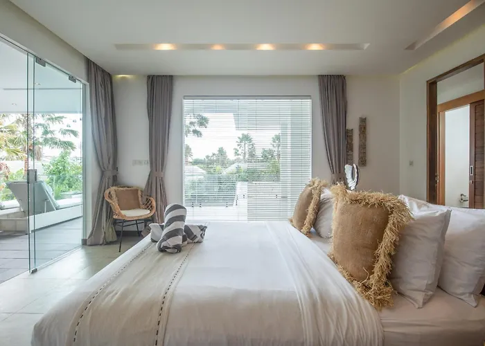 New Brawah 5 Bedroom 200m To Finns Club チャングー