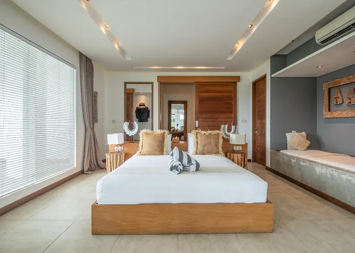 New Brawah 5 Bedroom 200m To Finns Club