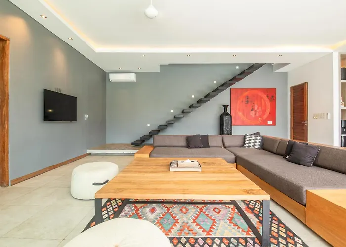 New Brawah 5 Bedroom 200m To Finns Club ヴィラ