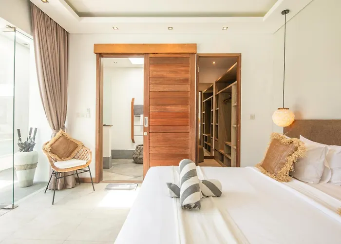 New Brawah 5 Bedroom 200m To Finns Club