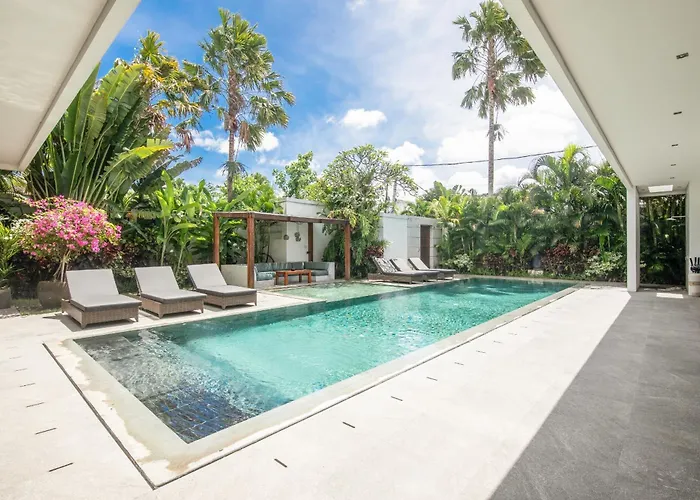 New Brawah 5 Bedroom 200m To Finns Club *