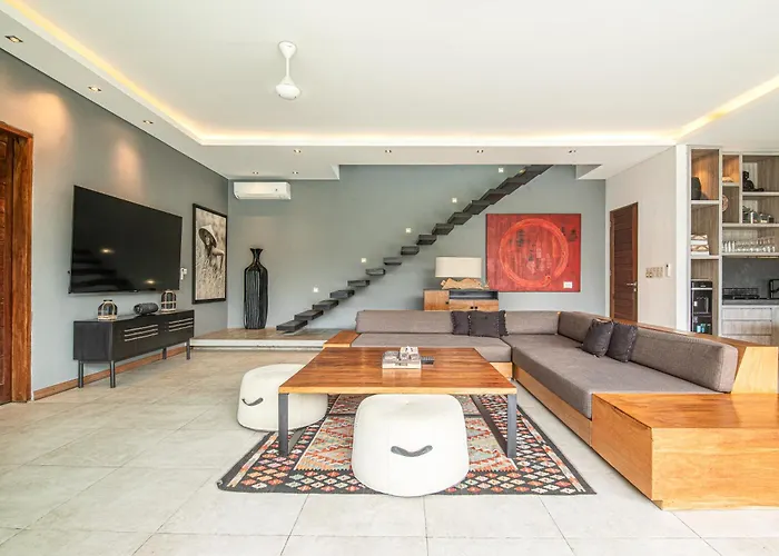 New Brawah 5 Bedroom 200m To Finns Club ヴィラ