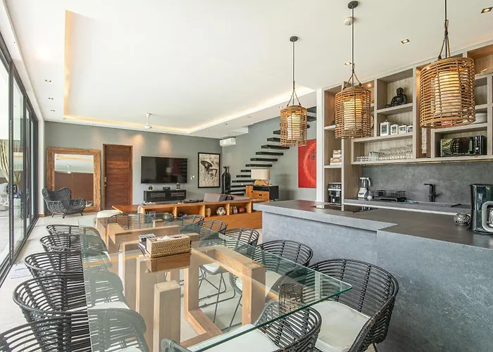 New Brawah 5 Bedroom 200m To Finns Club チャングー