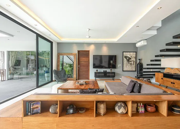New Brawah 5 Bedroom 200m To Finns Club *